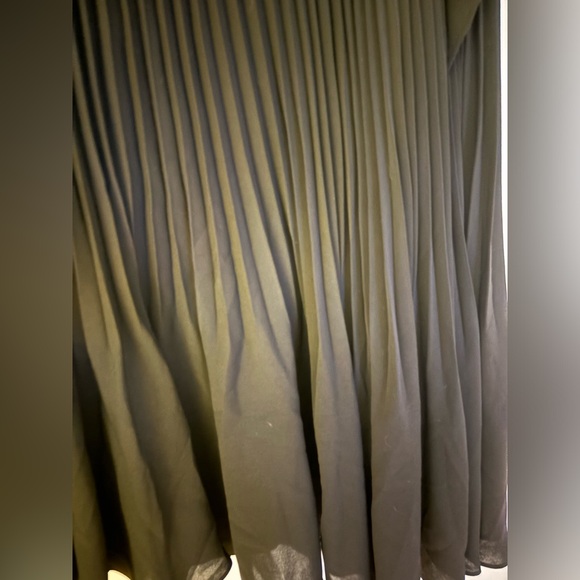 Club Monaco Split Pleated Skirt - Picture 7 of 7